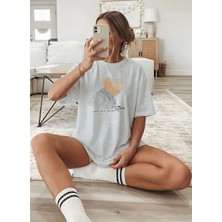 Caddekombin Kadın Nokta Desenli Kalp Baskılı Bisiklet Yaka Gri T-Shirt