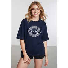 Caddekombin Kadın Be Yourself Baskılı Yuvarlak Yaka Lacivert T-Shirt