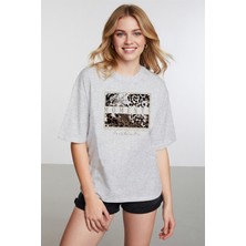 Caddekombin Kadın Leopar Desenli Gold Çerçeveli Gri T-Shirt