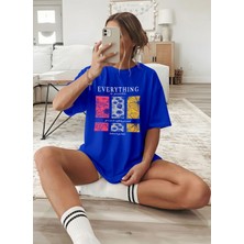Caddekombin Kadın Renkli Çiçek Baskılı Motivasyon Saks Mavi T-Shirt