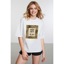 Caddekombin Kadın Leopar Desen Baskılı Bisiklet Yaka Beyaz T-Shirt