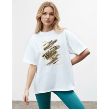 Caddekombin Kadın Gold ve Zebra Desenli Enjoy It Yazılı Beyaz T-Shirt