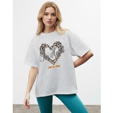 Caddekombin Kadın Leopar Kalp Baskılı Bisiklet Yaka Gri T-Shirt