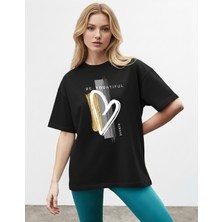 Caddekombin Kadın Kalp Figürlü Be-Youatiful Yazılı Bisiklet Yaka Siyah T-Shirt
