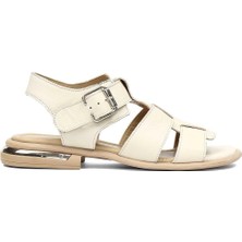 Celal Gültekin Kadın Bej Bilekten Tokalı Deri Sandalet