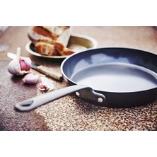 Skygo Sert Anodize Sağlıklı Seramik Yapışmaz Kızartma Tavası, 24 Cm, Pas Içermez, Indüksiyonlu Ocaklara Uygun, Bulaşık Makinesinde Yıkanabilir, Fırına Dayanıklı, Siyah