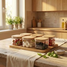 Skygo 6'lı Bambu Kapaklı Cam Kahvaltılık Seti | Ahşap Standlı (36X23 Cm) | Şık Tezgah Üstü Baharat ve Kuruyemiş Düzenleyici Kavanoz