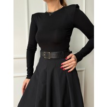 Size Özgü Siyah  Kemer Detaylı Pileli Elbise