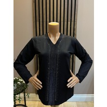 Akmavi Kadın Orta Yaş ve Üzeri Triko Şeritli Taşlı Anne Penye Bluz