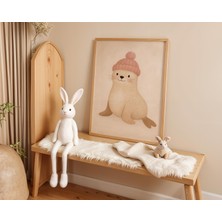 Ninastore Fok Balığı Temalı Çocuk Odası Baskısı: Pembe Şapkalı Kış Hayvanı (Dijital Indirme)