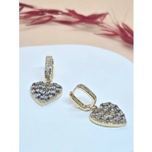 Kalp Detaylı Zirkon Taş Gold Küpe