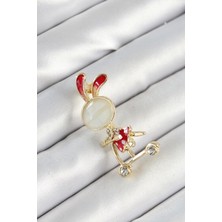 Inure Jewelry Zirkon Taş Detaylı Kırmızı 3D Scooter Süren Tavşan Kız Figürlü Gold Renk Kadın Broş