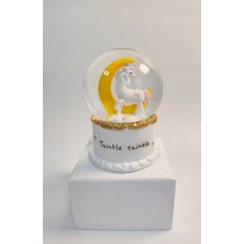 PremiumPort Işıklı Kar Küresiyle Büyüleyici Kış Süsü Dekorasyonu