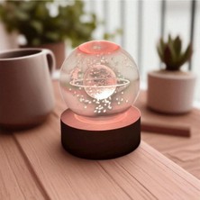 PremiumPort 3D Renk Değişen Satürn Kız Kristal Cam Kar Küresi ve Ahşap Stand