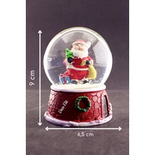 PremiumPort Yılbaşı Temalı Işıklı Kar Küresi, Noel Baba ve Hediyeleri, 9 cm Orta Boy