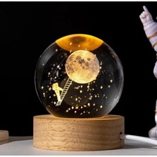 PremiumPort 3D LED Işıklı Ahşap Standlı Astronot ve Dolunay Cam Küre, USB ile Çalışır
