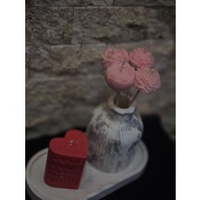Lilith Candles Özel Tasarım Taş Vazo Çiçek & Kalp Figürlü Soya - Dekoratif Hediyelik Obje Set