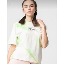Nike Sportswear Boxy Short-Sleeve Oversize Beyaz Kadın T-Shirt DQ3141-100