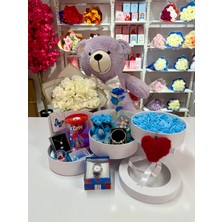 Ayı Evreni Mavi Kat Kat Mutluluk - Sevgiliye Özel Hediye | Kar Küresi + Takı + Ayıcık + Buket