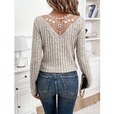 Eccey Butik Kadın Uzun Kollu V Yakalı Arkadan Dantel Detaylı Şardonlu Kaşkorse Bluz