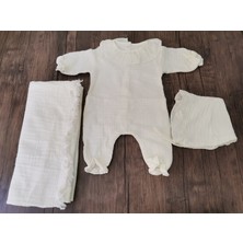 Minik Adımlar 4 Kat Müslin Bebe Yaka Fırfırlı Tulum ve Battaniye