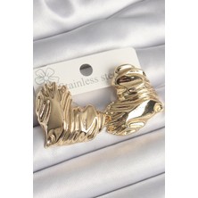 Pirinç Gold Renk Işlemeli Kalp Model Kadın Küpe