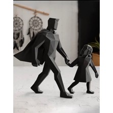 Özel Üretim Baba ve Çocuk Figürlü Süper Kahraman Temalı Dekoratif Biblo – 3D Baskı