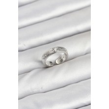 Pirinç Gümüş Renk Zirkon Taşlı Kutup Yıldızı Model Kadın Yüzük