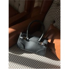 Luciaonline Kadın Günlük Çanta – Siyah Kemer Detaylı Deri Omuz ve El Modeli