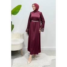 Tesettür Diyarı Lacel Dantelli Kemeri Taşlı Saten Tesettür Abiye- Bordo
