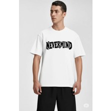 Nevermind Unisex Oversize Tişört – Ön Yazı ve Arka Şehir Manzaralı Kırık Cam Baskı