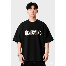 Nevermind Unisex Oversize Tişört – Ön Yazı ve Arka Şehir Manzaralı Kırık Cam Baskı