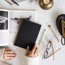 A5 Siyah Karton Kapak 70 Yaprak 110 Gram Kareli Not Defteri