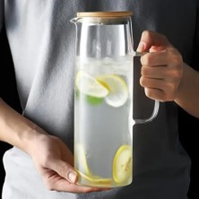Bambu Kapaklı Cam Sürahi – 1500 ml Dayanıklı Şeffaf Cam, Şık ve Ergonomik Tasarım, Soğuk ve Içecekler Için