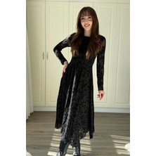 Dilay Gökoğlu Butik Kadife Çiçek Işlemeli Asimetrik Siyah Midi Siyah Elbise