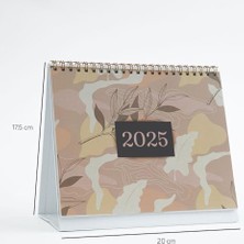 Floral Tasarımlı 2025 Masa Takvimi