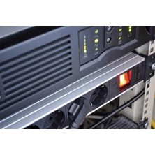 Alu- 19 Inç Priz/priz, 8 Bölmeli, Kontrol Dolapları Için (Çoklu Priz 19 Inç, 10A Emniyet Otomatı ve Soğuk Cihaz Fişi, 2 M Kablo) Gümüş/kırmızı