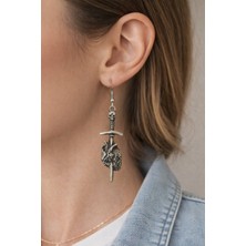 Herşey Nota Dark Heart Dagger – Kafatası & Kalp Detaylı Eskitme Gümüş Renk Unisex Sallantılı Küpe