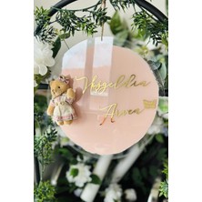 PremiumPort Şeffaf Boyalı Pleksi Ayıcıklı Bebek Kapı Süsü 30X30 Cm, Isimlik ve Makrome