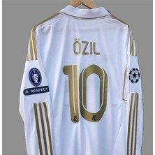 R.e.a.l M.a.d.r.i.d 2011-12 Sezon Mesut Özil Nostalji FORMASI576438534