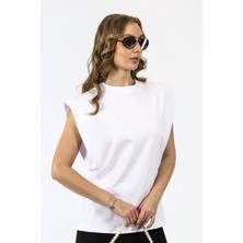 By Özlem Yazan Omuz Detaylı Bol Kesim Kısa Kadın Tişört