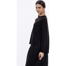 By Özlem Yazan Pamuk Penye Basic Bol Kesim Yandan Yırtmaçlı Kadın Bluz