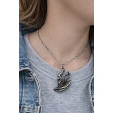 Herşey Nota Mystic Witch Hat – Şapka Figürlü Eskitme Gümüş Renk Unisex Kolye