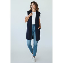 Ece Giyim Kadın Önü Düğmesiz Cepli Yanlardan Yırtmaçlı Yelek