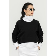 By Özlem Yazan Boğazlı Yaka Kısa Boy Rahat Kesim Kadın Sweat