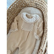 Florije Baby Dantelli Kız Bebek Tulum – Pudra & Somon