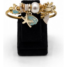 Pangu Inci ve Turkuaz Detaylı Altın Renk Çelik Charm Bileklik