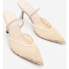 Marjin Kadın Stiletto Abiye Arkadan Lastikli Fileli Pullu Nakışlı Dantel Topuklu Ayakkabı Rosali Bej