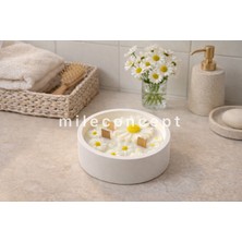 Mile Concept Beton Tabakta Vanilya Kokulu Ahşap Fitilli Papatya Mumluk | El Yapımı Dekoratif Mum 200GR