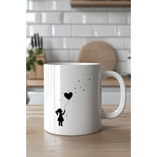 YasBey Design Kalpli Balon Tutan Kız Figürlü 330ML Baskılı Beyaz Seramik Kupa Bardak